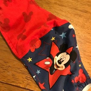 Washable cotton face mask with filter pocket.